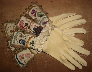 Deerskin gloves with embroided cuffs made for the Globe Theatre